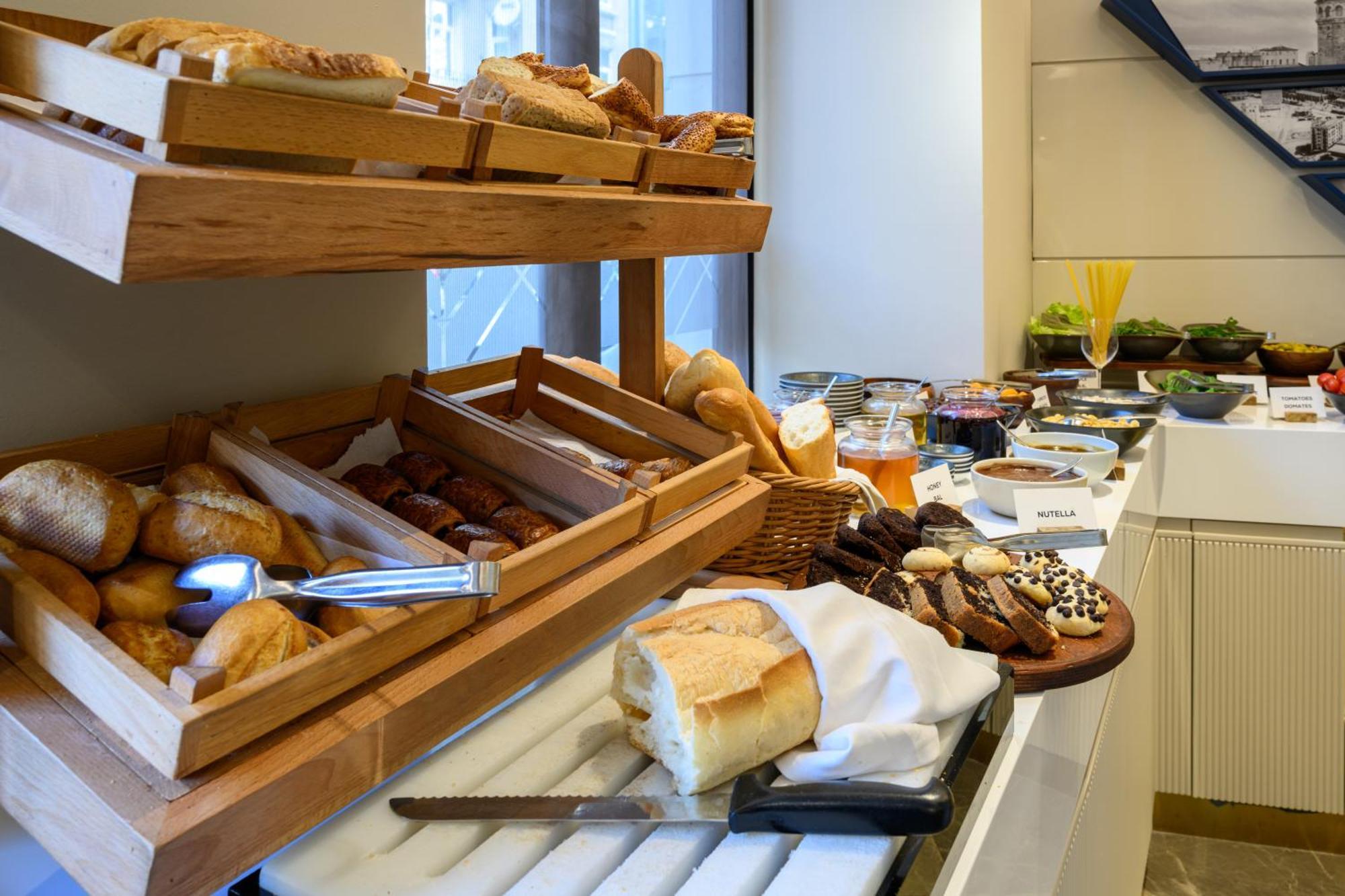 Four Points Flex By Sheraton Istanbul Taksim Square Ngoại thất bức ảnh