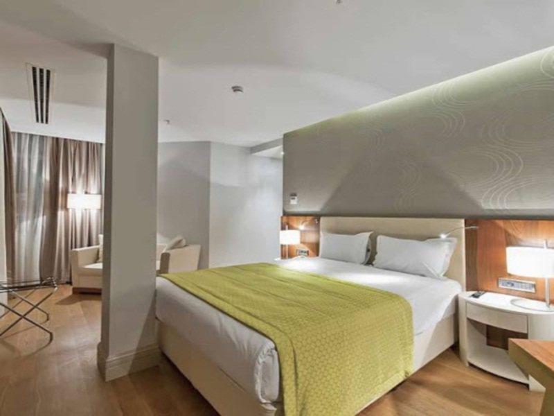 Four Points Flex By Sheraton Istanbul Taksim Square Ngoại thất bức ảnh